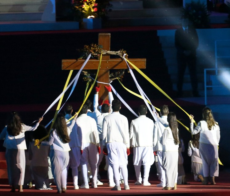 EL PAPA PRESIDE EL VÍA CRUCIS DE LA JMJ EN LA PLAYA DE COPACABANA DE RÍO